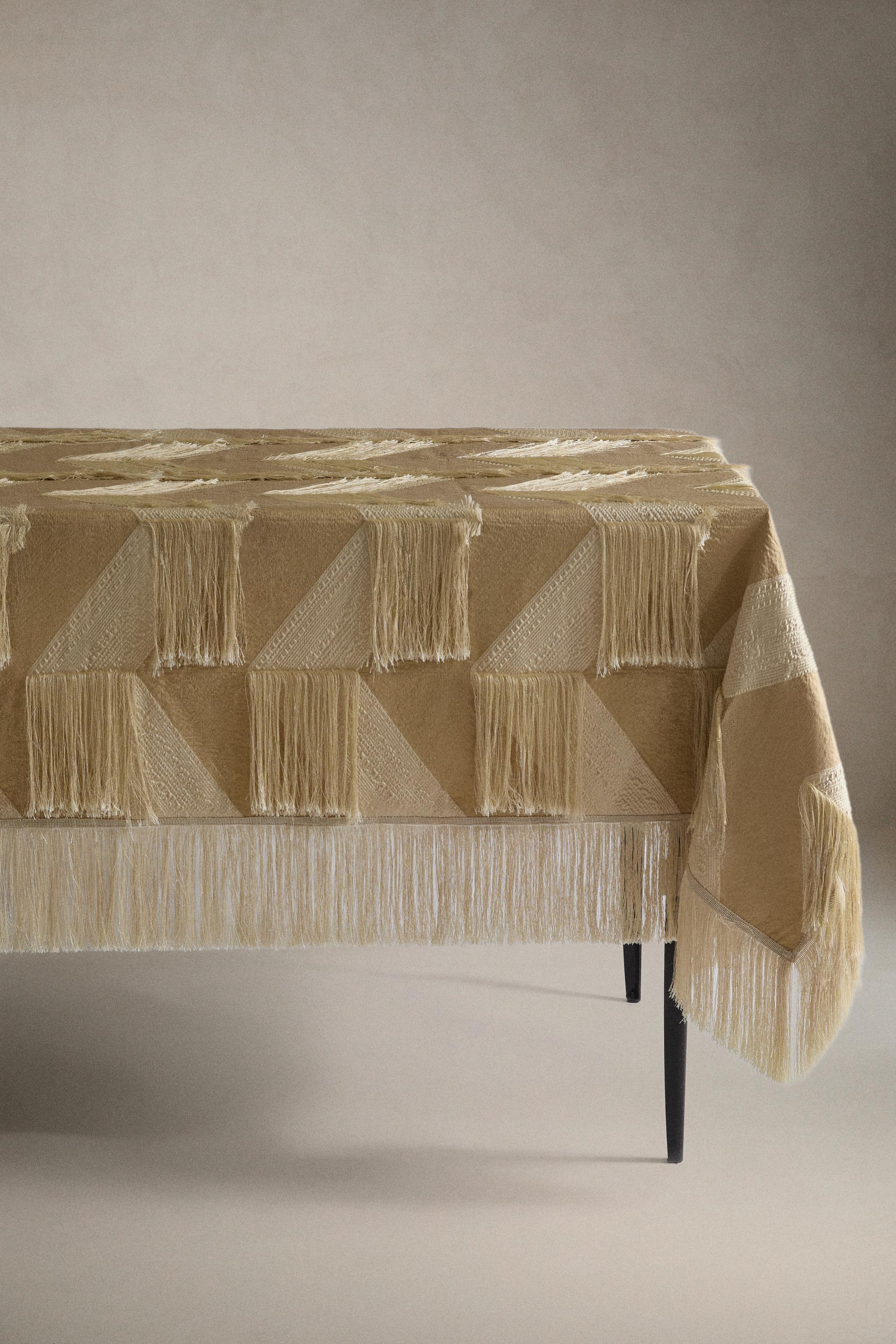 ZIG ZAG MULTI-PURPOSE BLANKET | MARISA BERENSON